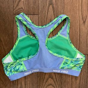 Nike Swoosh Sports Bra (older kids)